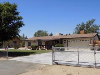 11050 Hemlock Ave, Hesperia, CA 92345-2213
