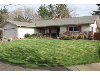 2170 Country Club Ct, Damascus, OR 97030