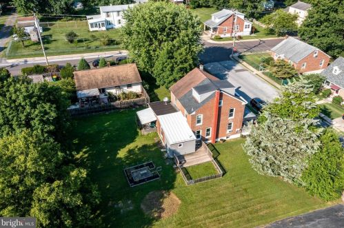 321 Howard St, Pottstown PA 19464-6701 exterior