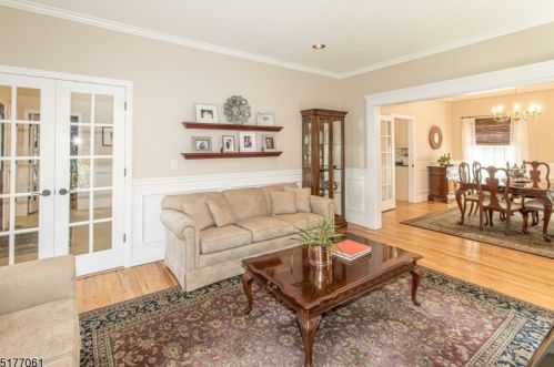 3 Shirewood Dr, Scotch Plains NJ 07076-2513 exterior