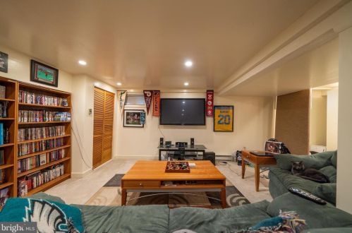 401 Santillo Way, Downingtown PA  19335-3132 exterior