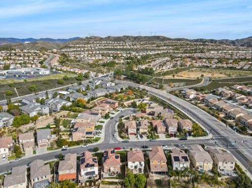 19920 Holly Dr, Santa Clarita CA  91350-3698 exterior