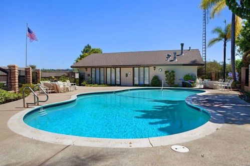 1413 Market St, Vista, CA 92084-3868