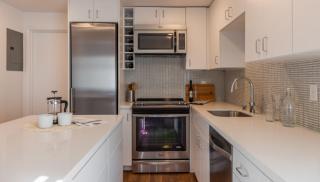 215 Boston St, Seattle WA  98109-2329 exterior