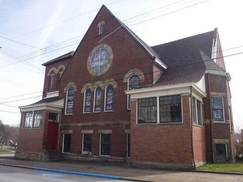 1099 6th Ave, Beaver Falls, PA 15010-4529