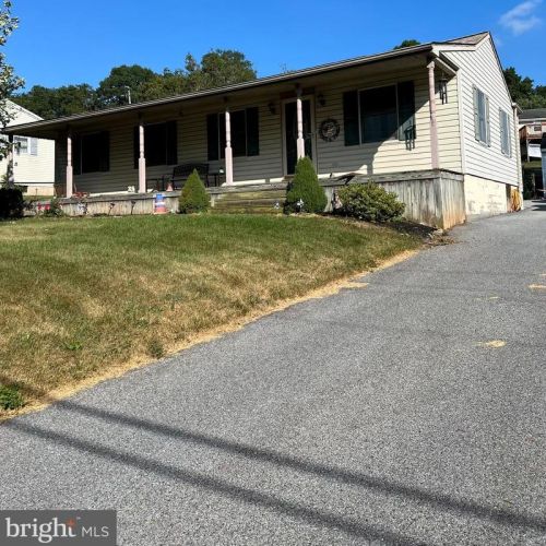 7 Park St, Schoeneck, PA 17578-9512