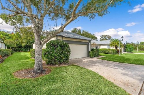 1991 Westhampton Ct, Vero Beach, FL 32966-5141
