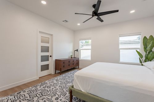 5821 10 St, Phoenix AZ 85087-7350 exterior