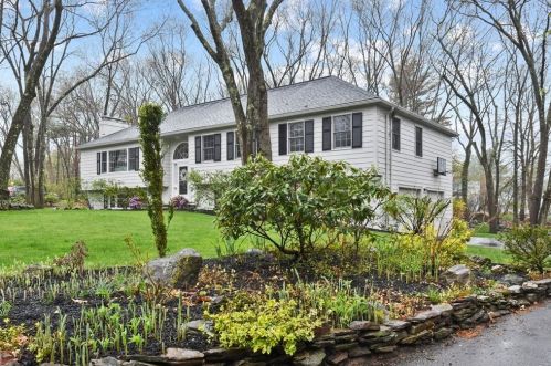 67 Thornberry Rd, Winchester, MA 01890-3252