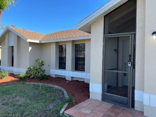 1818 28th St, Cape Coral, FL 33904-3297