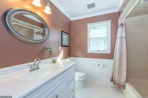 4 Roberts Rd, Dover NJ  07869-3475 exterior