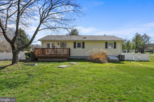 24 Clendaniel Dr, Dover DE  19904-9628 exterior