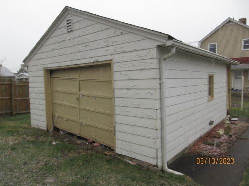 1307 Huron Ave, New Castle, PA 16101-4434