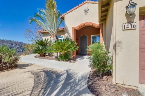 1416 Hawks Vista Ln, Alpine, CA 91901-3338