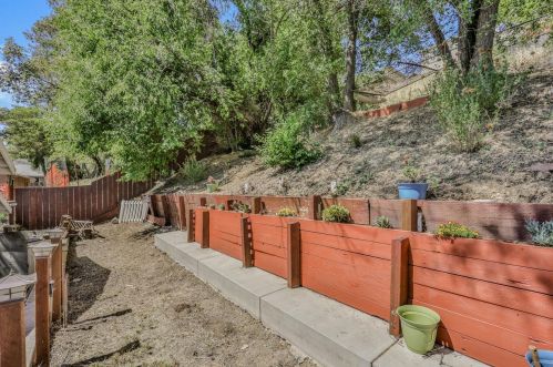 24494 Leona Dr, Hayward CA  94542-1010 exterior