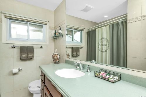 56 Haverford Rd, Hicksville NY  11801-3431 exterior