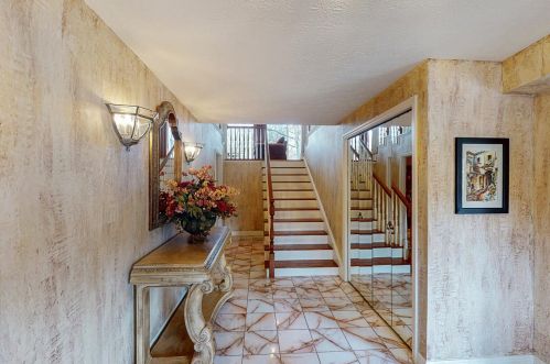 1564 Covered Bridge Rd, Cincinnati, OH 45231-2425
