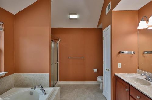 6608 Carmel Dr, Macungie PA  18062-8763 exterior