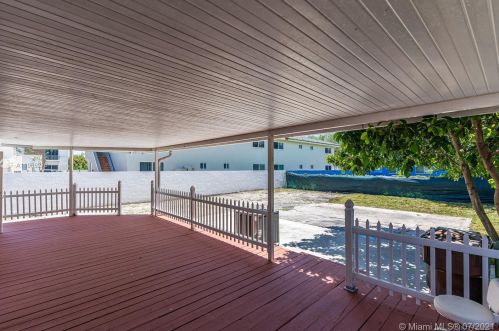 2259 5th Ave, Hialeah FL  33010-2104 exterior