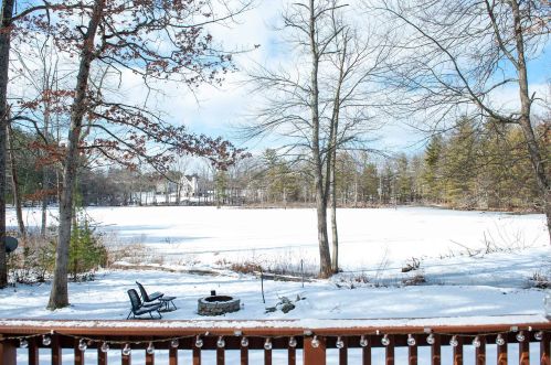 21 Dianna Rd, Londonderry NH  03053-3237 exterior