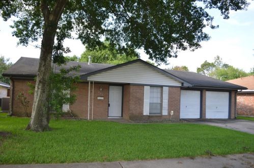 608 Kaufman Dr, Deer Park, TX 77536-4228