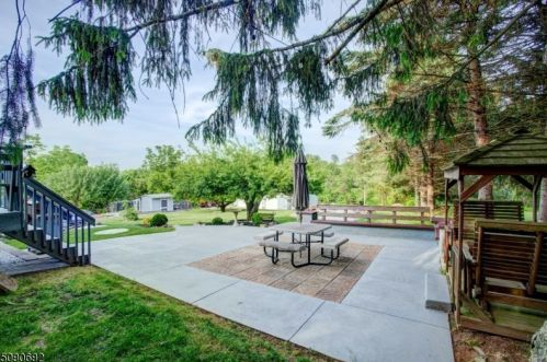 426 Buckhorn Dr, Belvidere NJ  07823-2707 exterior