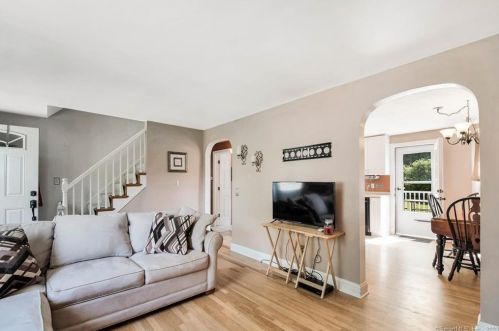 6 Chestnut St, Terryville, CT 06786-5508