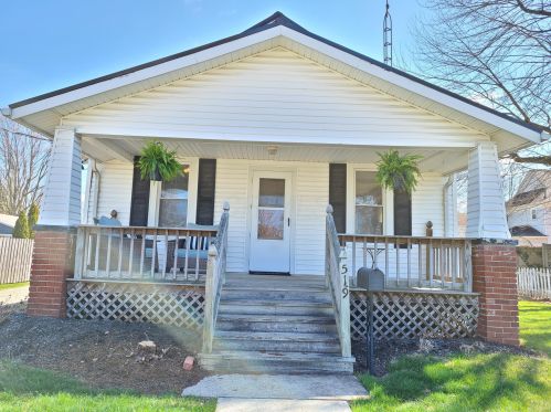 519 Park Ave, Sugar Grove Lake, OH 44833-1241