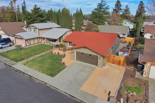 173 Sandalwood Dr, Vacaville, CA 95687-5239