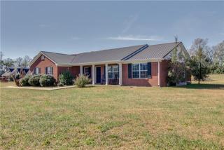31 Round Square Rd, Petersburg, TN 37144-7726