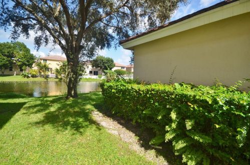9903 20th St, Hollywood FL  33024-1443 exterior