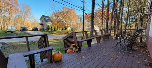 9 Hemlock St, Hillsboro NH  03244-5027 exterior