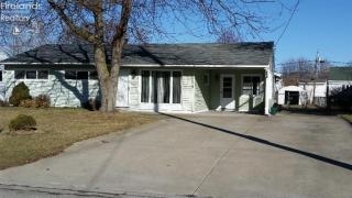 407 Gildona Dr, Sandusky, OH 44870-5749