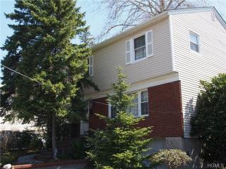 636 Kimball Ave, Yonkers, NY 10704-1527