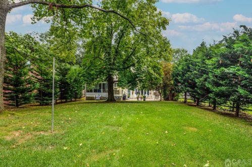 19 Herold Pl, Metuchen NJ  08840-2603 exterior