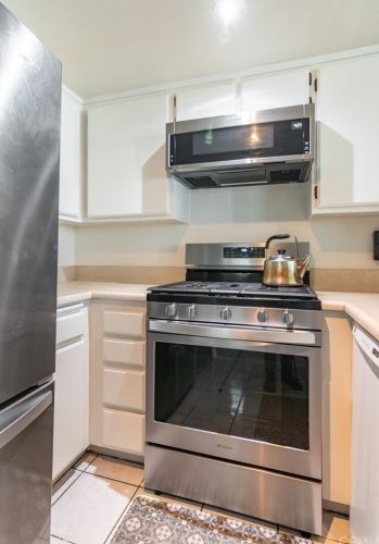 16015 Pioneer Blvd, Norwalk CA  90650-7182 exterior