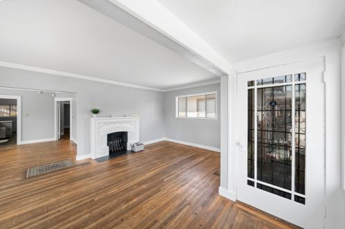 6035 Holway St, Oakland CA  94621-4137 exterior