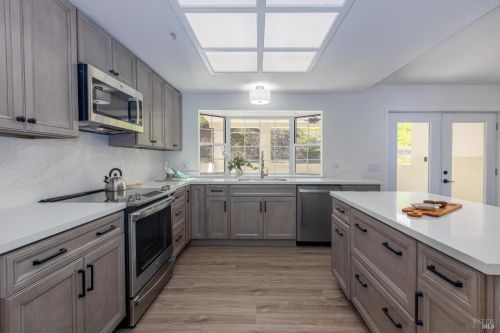 385 Vine St, Vacaville CA  95688-8704 exterior