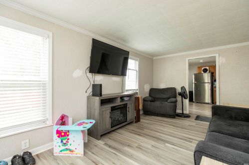 815 Liberty Dr, Mishawaka IN  46545-5905 exterior