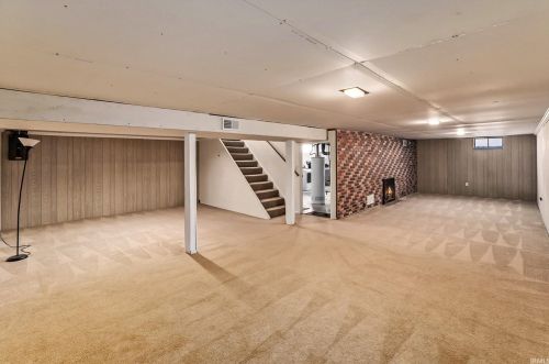 2115 Sarah St, Mishawaka IN  46545-6248 exterior