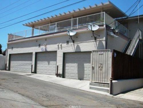 301 18th St, Bakersfield, CA 93305-5610