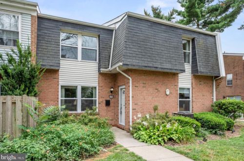 3080 Harbour Dr, Palmyra, NJ 08065-2212