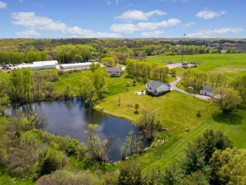 1394 Randall Dr, Swisher, IA 52338-9572