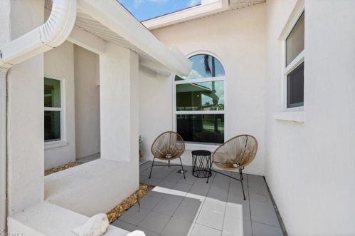 10461 Regent Cir, Naples FL  34109-1571 exterior