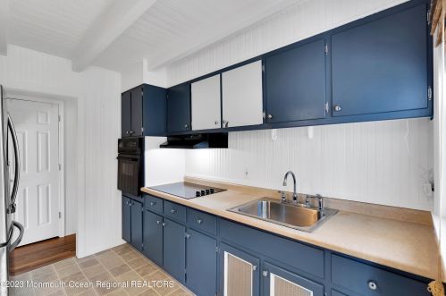 45 Washington Ave, Leonardo NJ  07737-1411 exterior