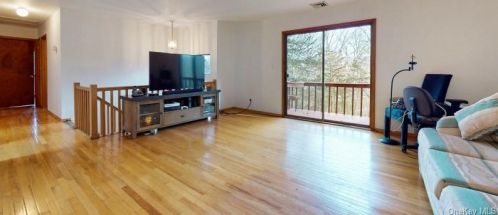 16 James St, Washingtonville NY  10992-1406 exterior