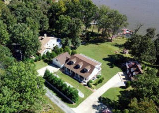 255 Sales Landing Cir, Camden, TN 38320-8602