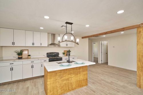 1811 Encinas Ln, Phoenix AZ  85040-1414 exterior