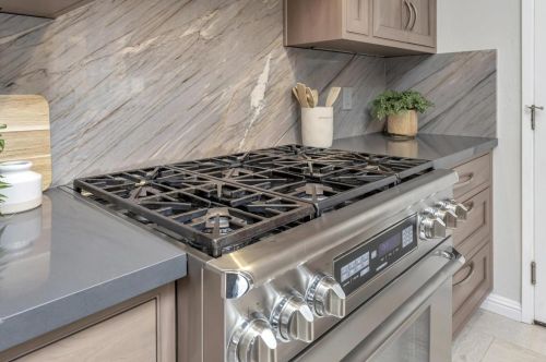 957 Lorne Way, Sunnyvale CA 94087-4916 exterior