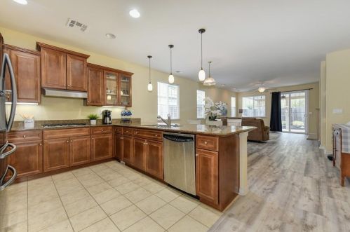 12304 Habitat Way, Rancho Cordova CA  95742-7705 exterior